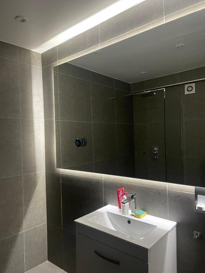 Balham, South London Spacious Guest House 1, 6 Rooms Available Buitenkant foto