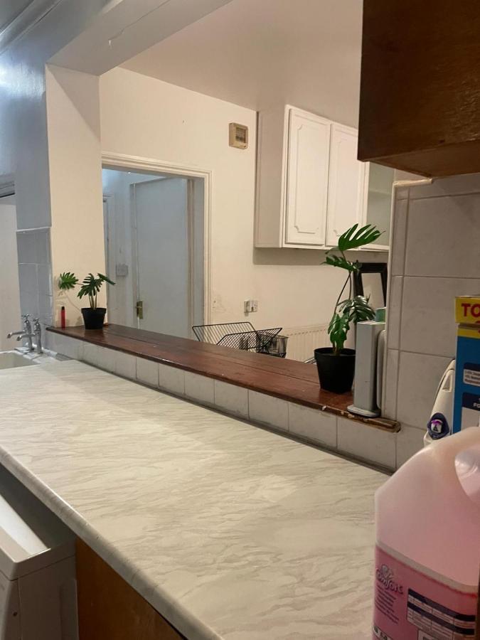 Balham, South London Spacious Guest House 1, 6 Rooms Available Buitenkant foto