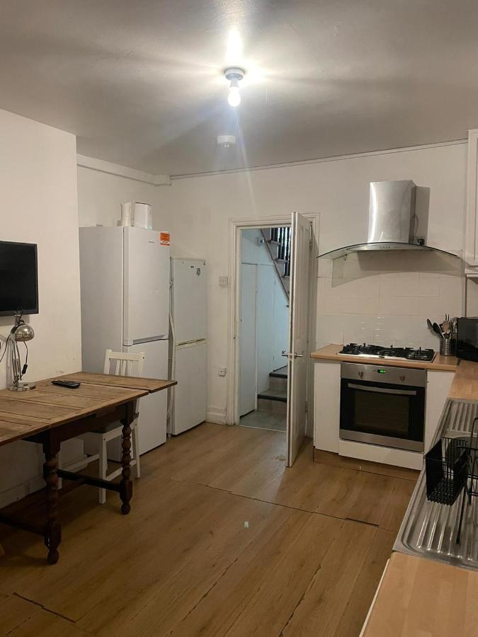 Balham, South London Spacious Guest House 1, 6 Rooms Available Buitenkant foto