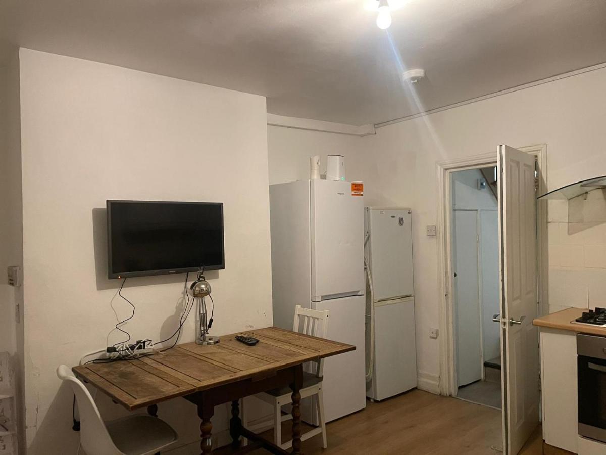 Balham, South London Spacious Guest House 1, 6 Rooms Available Buitenkant foto