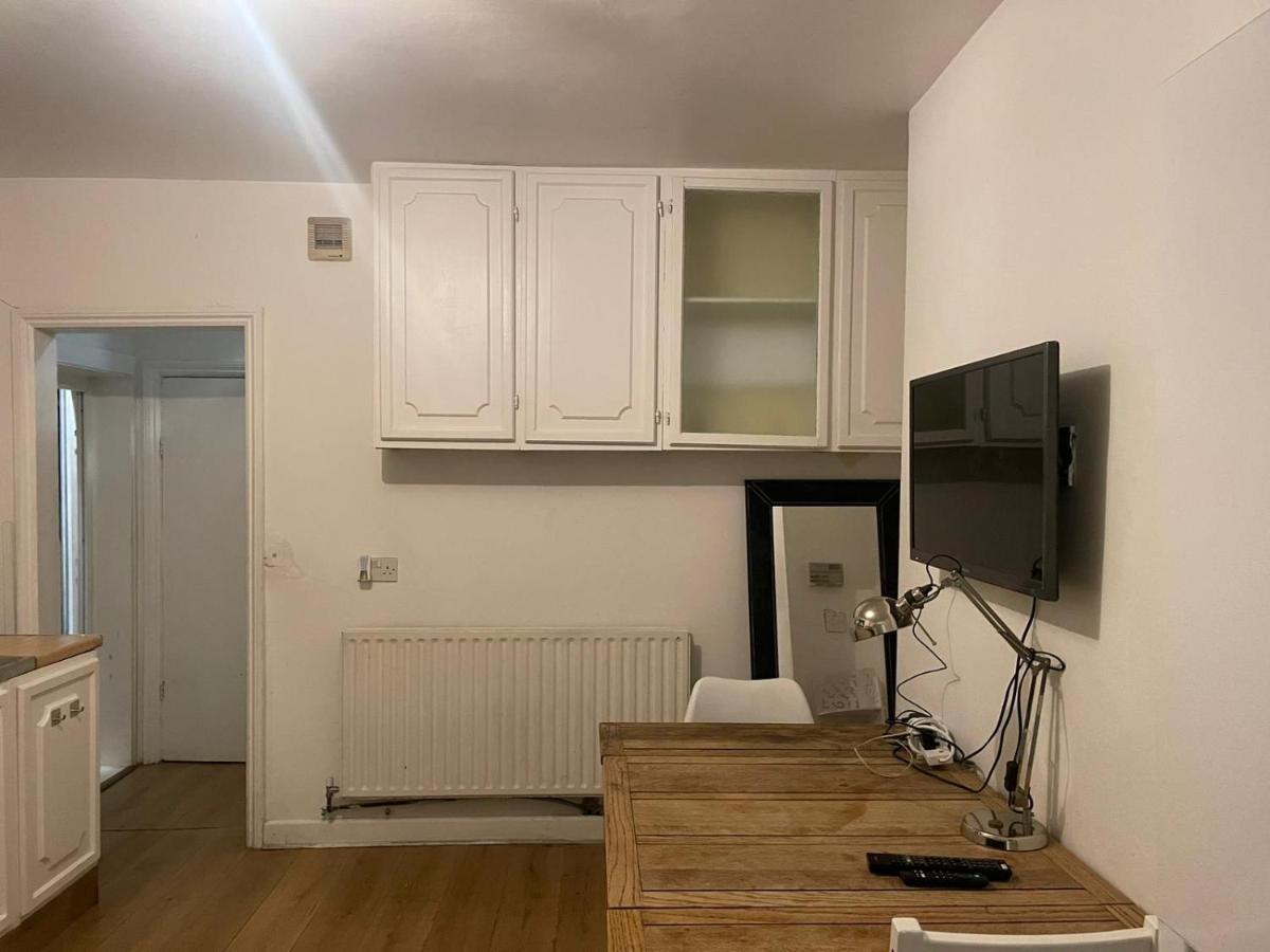 Balham, South London Spacious Guest House 1, 6 Rooms Available Buitenkant foto