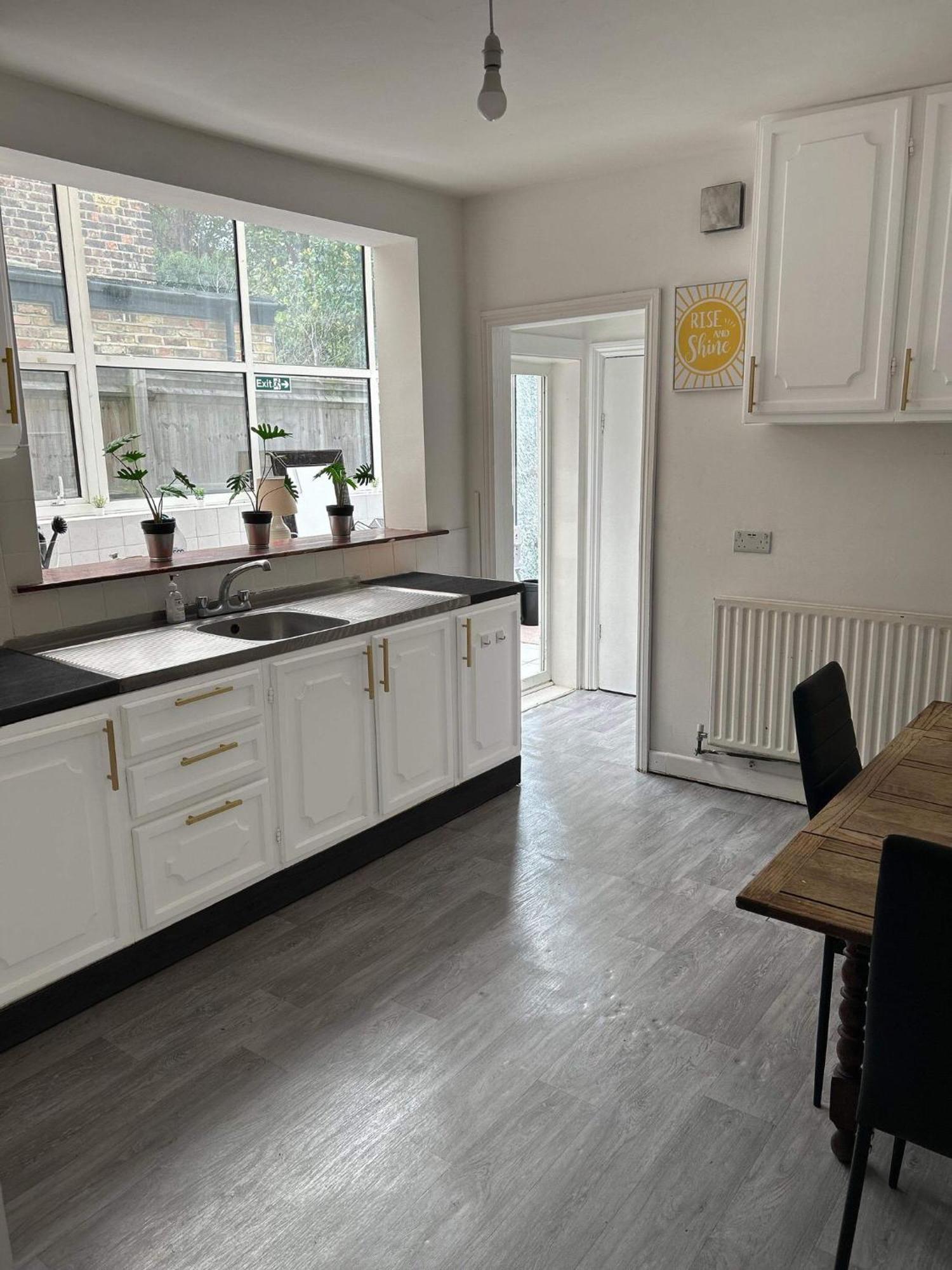 Balham, South London Spacious Guest House 1, 6 Rooms Available Buitenkant foto